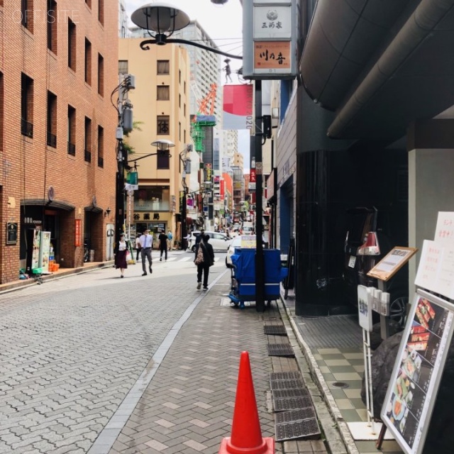 赤坂三河家ビル ビル前面道路