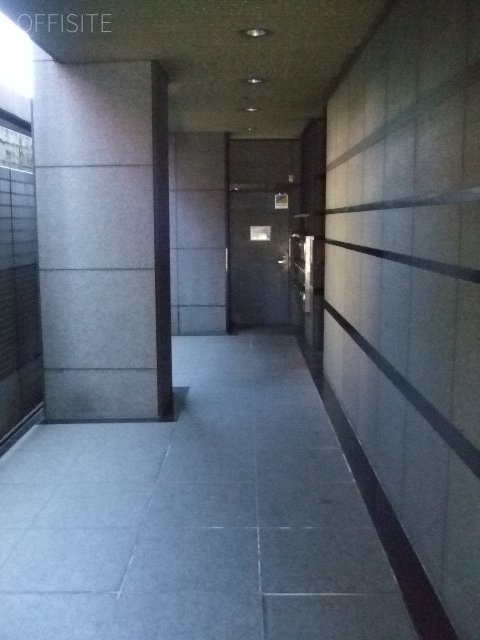 サクセス泉岳寺ビル エントランス