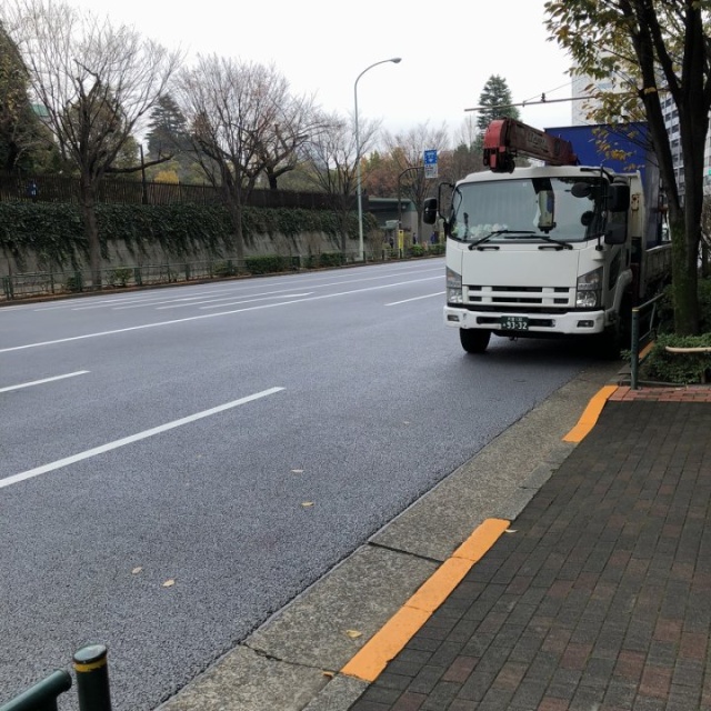 ラボ東京ビル ビル前面道路