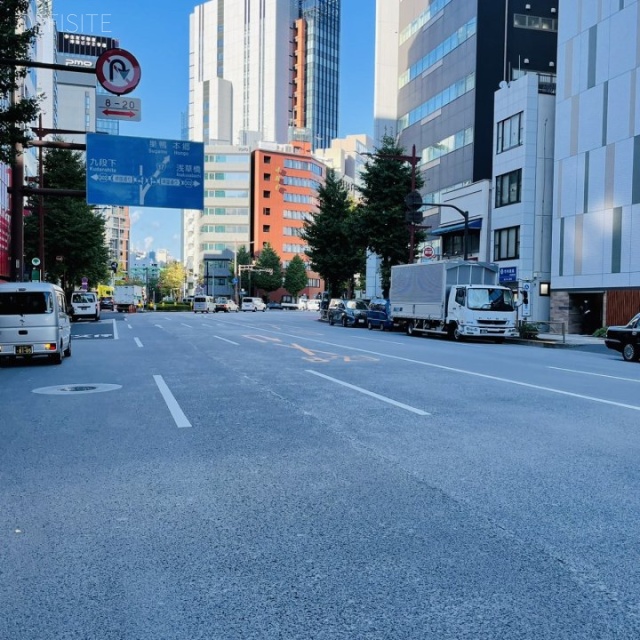 KANDA CROSS　中央通り