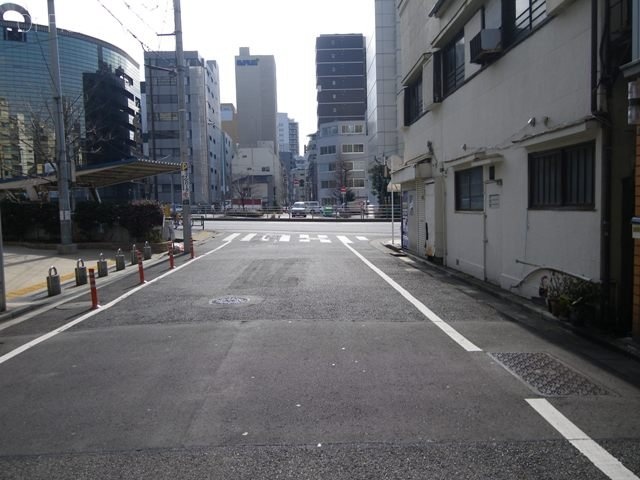 早川ビル ビル前面道路