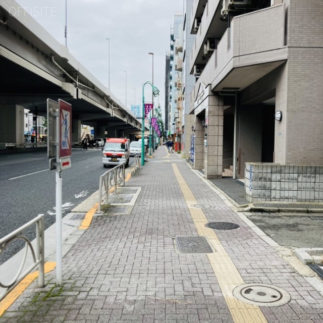 大成ビル　前面歩道