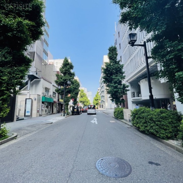 東海ビル　前面に入江町通