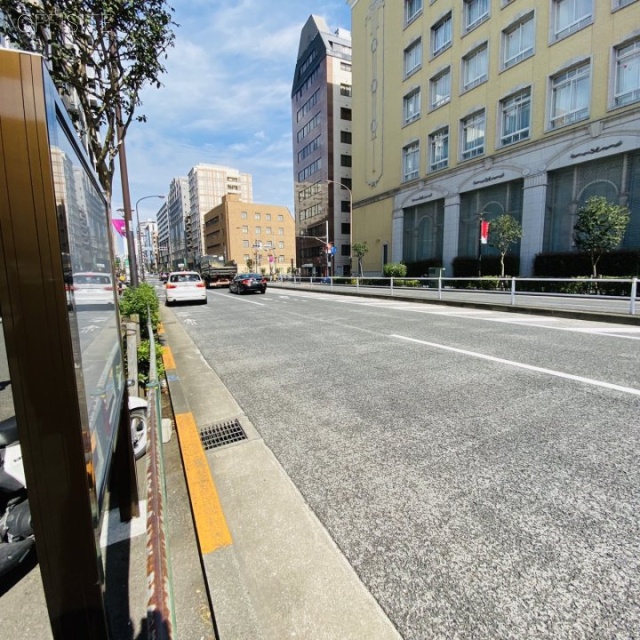 甲山ビル ビル前面道路