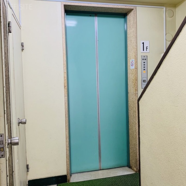 坂詰ビル エレベーター