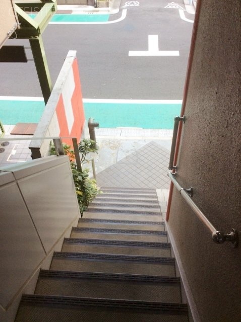 青山ビル エントランス