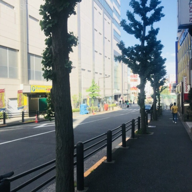 丸善大塚ビル　ビル前面道路