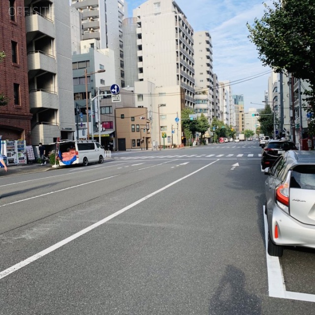 SANYOビル ビル前面道路