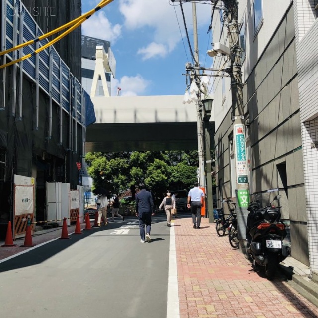 第5矢木ビル ビル前面道路