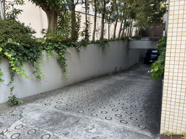 シェ麻布　駐車場