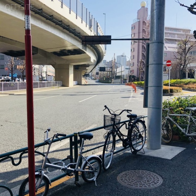 五反田塩谷ビル ビル前面道路