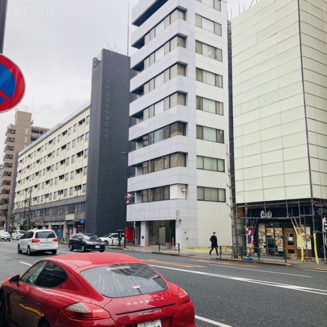 神田NSOビル ビル前面道路