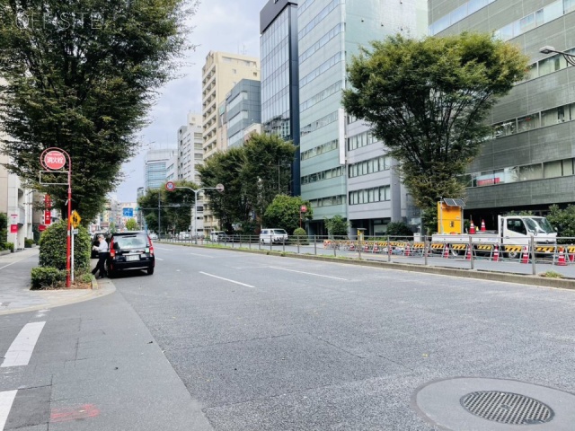 東日本橋TSビル　前面に清杉通り