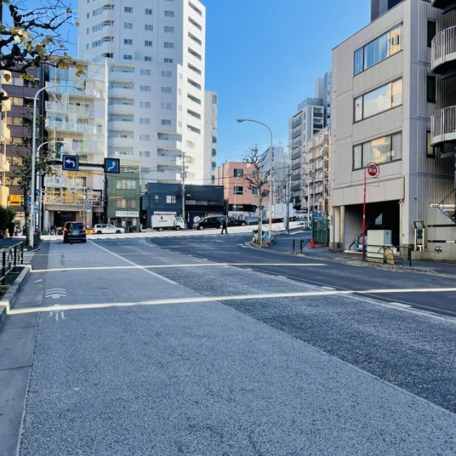神楽坂S-one ビル前面道路