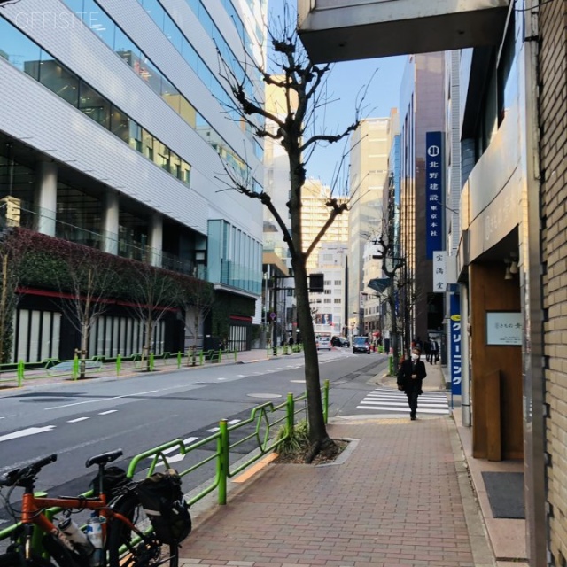 銀座池田園ビル 7階 28.74坪　ビル前面道路