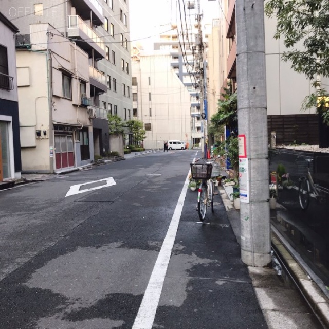 FORECAST茅場町 ビル前面道路