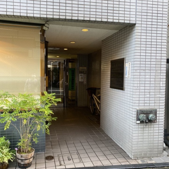 中村ビル エントランス