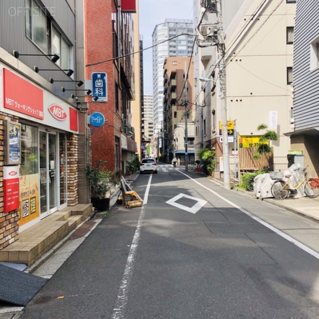 銀座3丁目貸店舗 ビル前面道路