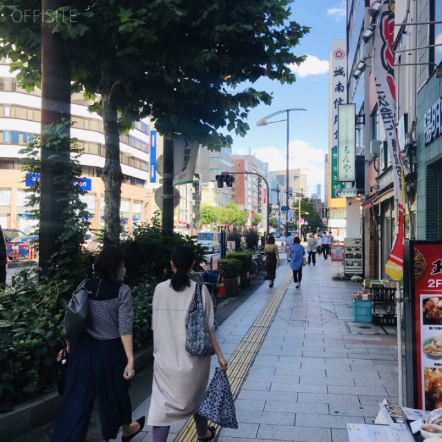 神保町渡東ビル ビル前面道路