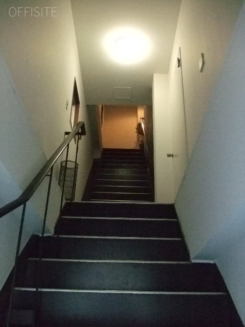 HILL TOP青山ビル 階段