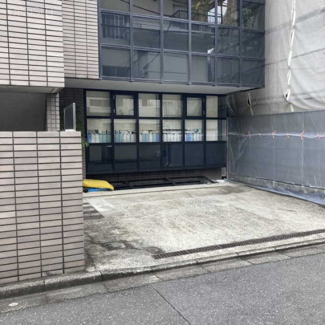 Rビル 外観