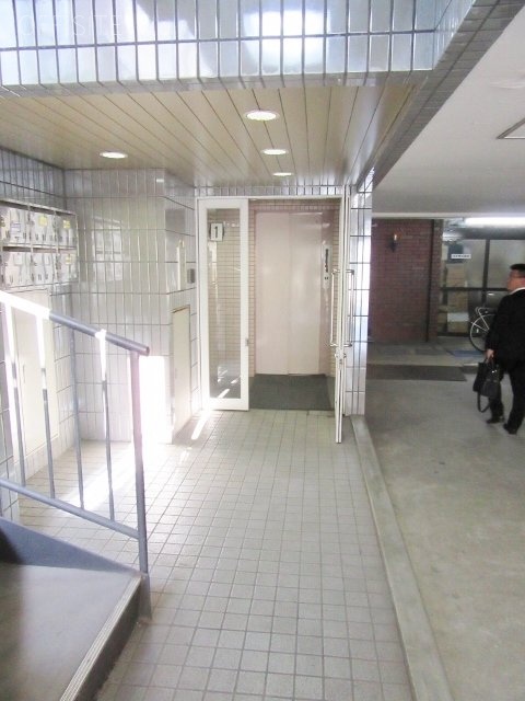 杉野ビル エントランス