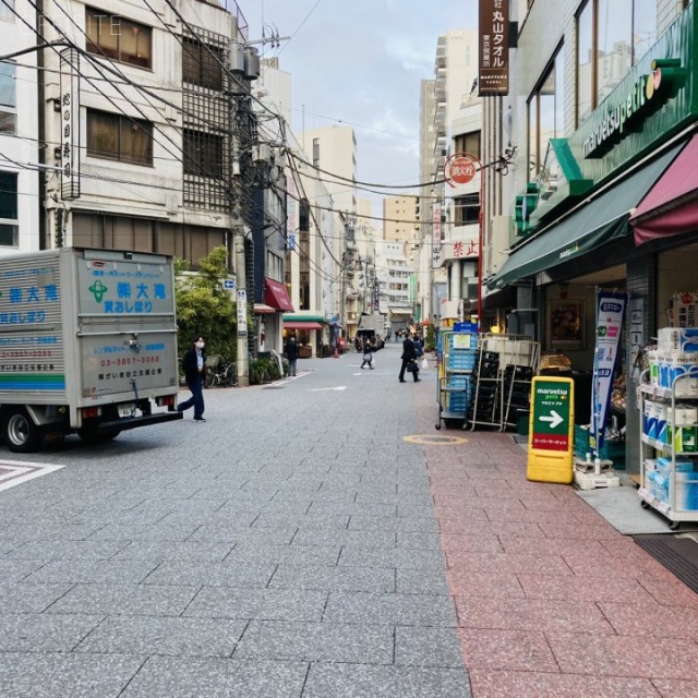 グリーンプラザビル ビル前面道路