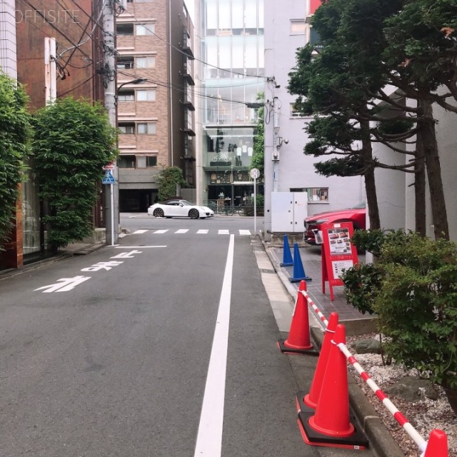 蓮見ビル ビル前面道路