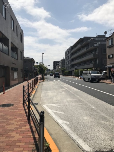 石神井ファインレジデンス ビル前面道路