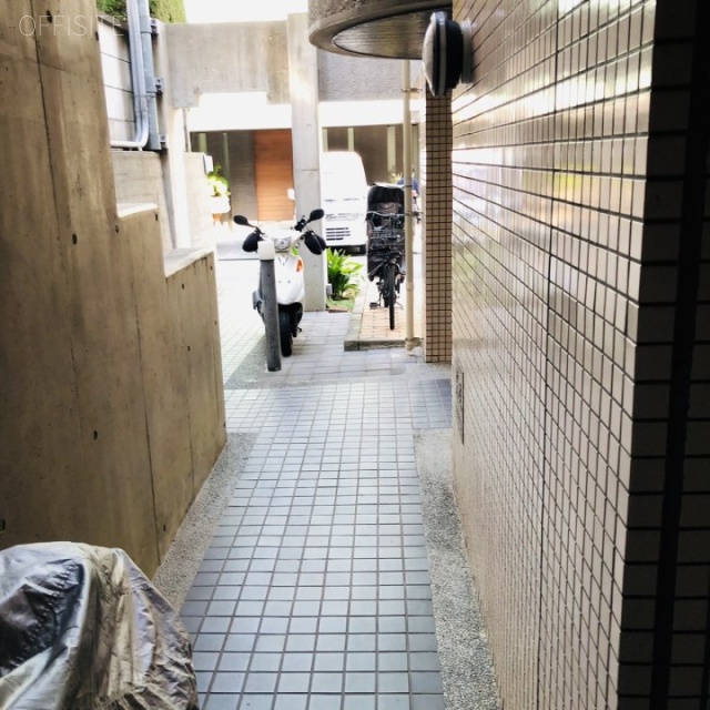 篠田ビル エントランス