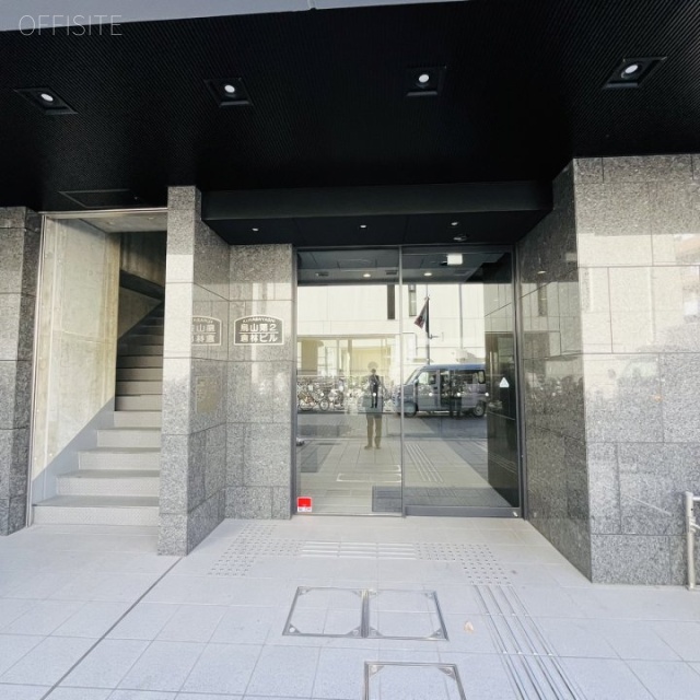 烏山第二倉林ビル オフィスビル出入口