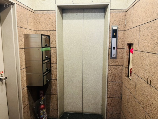 日本精鉱ビル エントランス