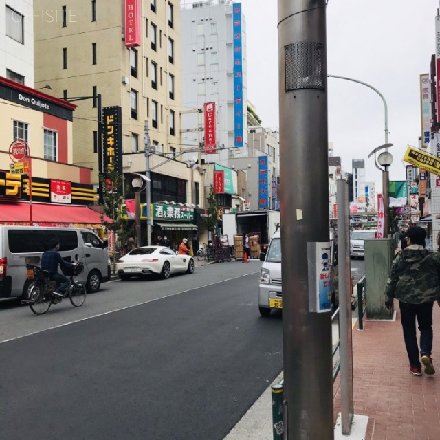 STビル ビル前面道路