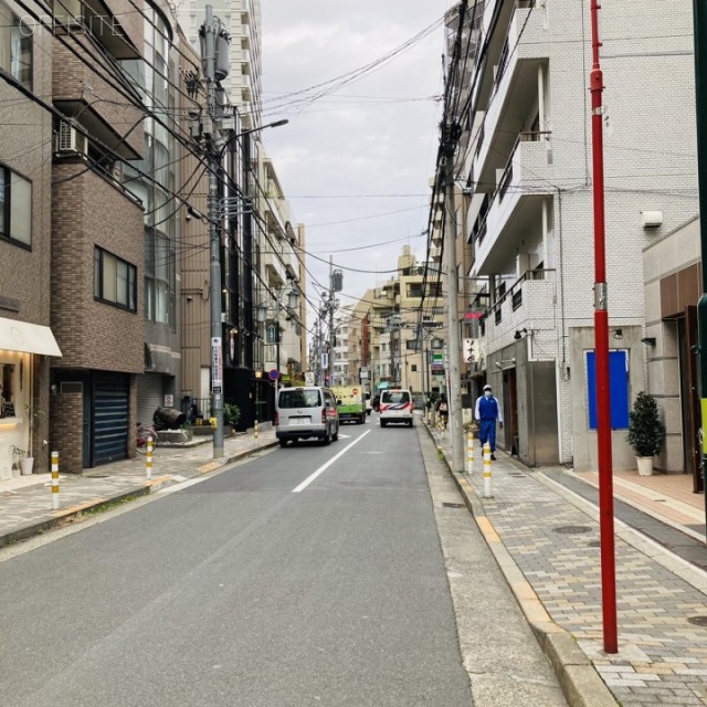 NAGAHAMAビル ビル前面道路