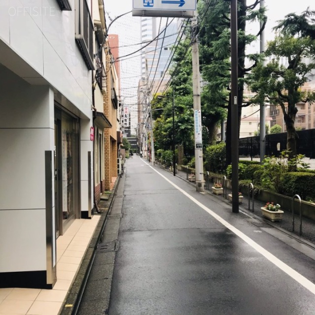 五十鈴ビル ビル前面道路