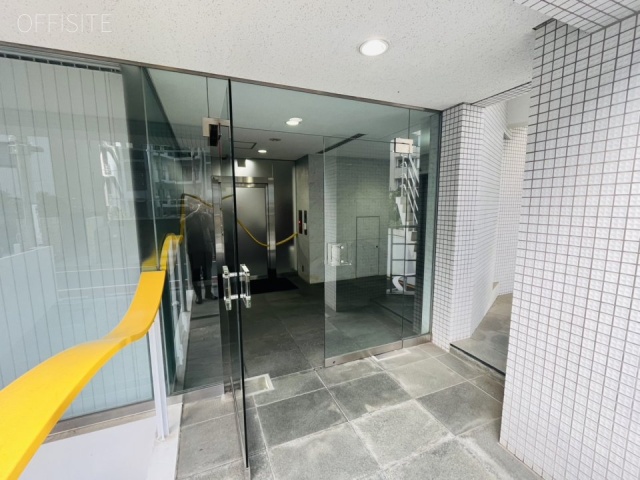 林五ビル エントランス