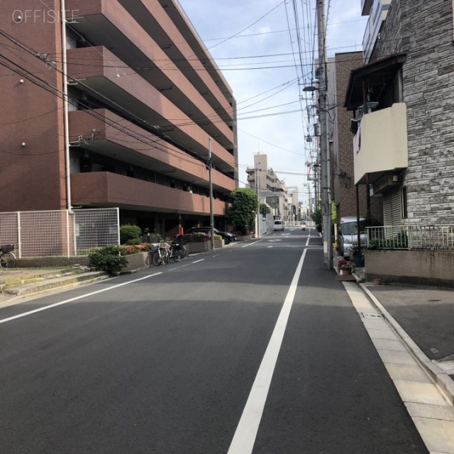 武内ビル ビル前面道路