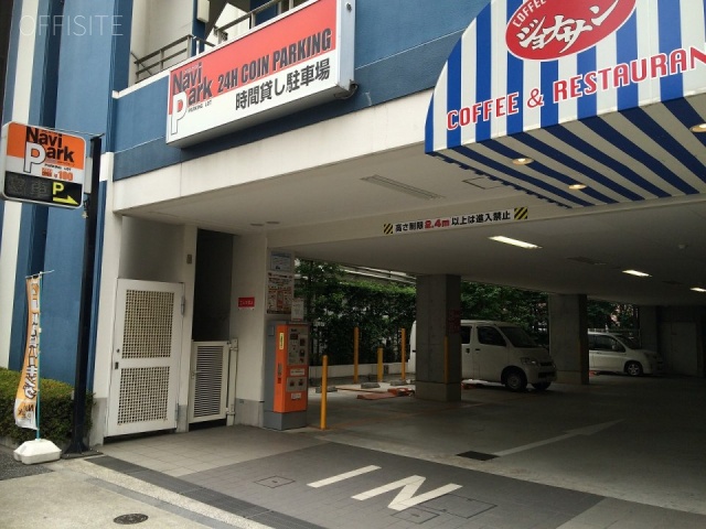 穴水ビル 駐車場