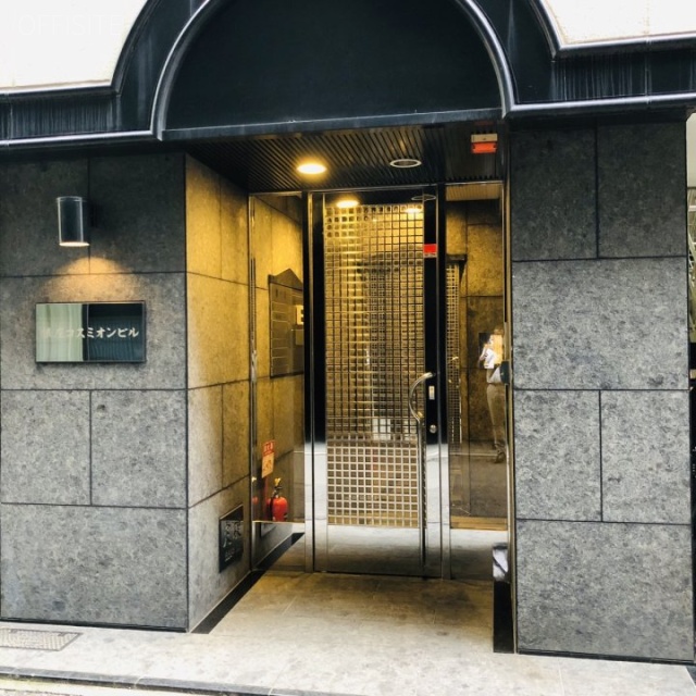銀座コスミオンビル エントランス