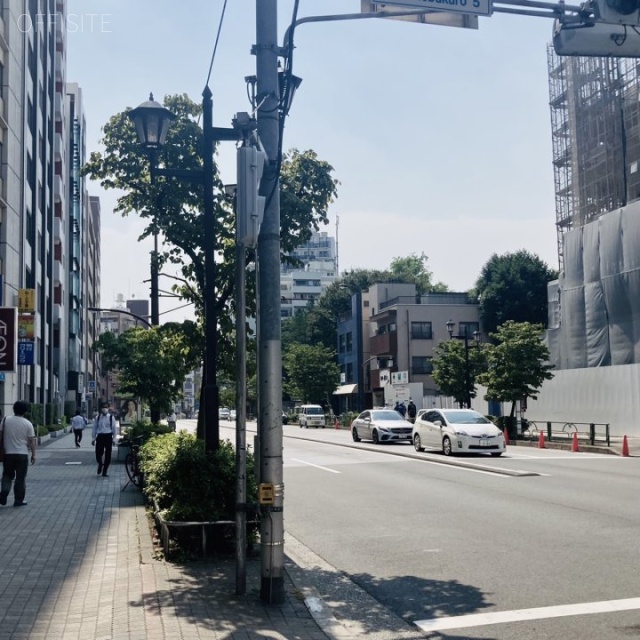 東海池袋ビル ビル前面道路