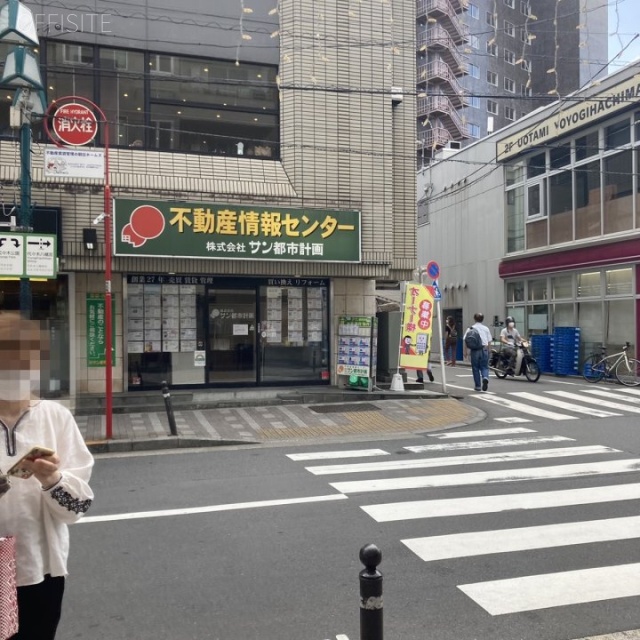 橘ビル ビル前面道路