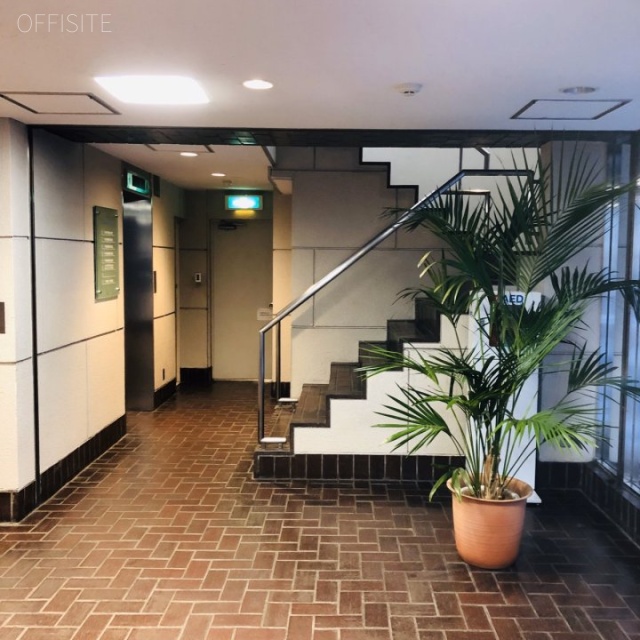 宇津共栄ビル エントランスホール