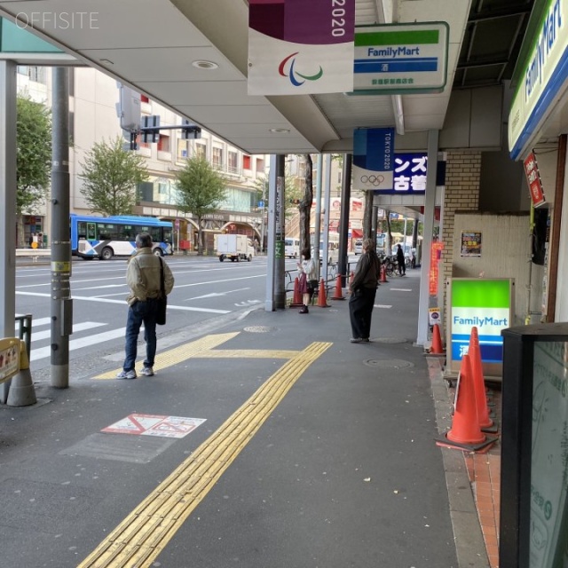 マンション荻窪 ビル前面道路