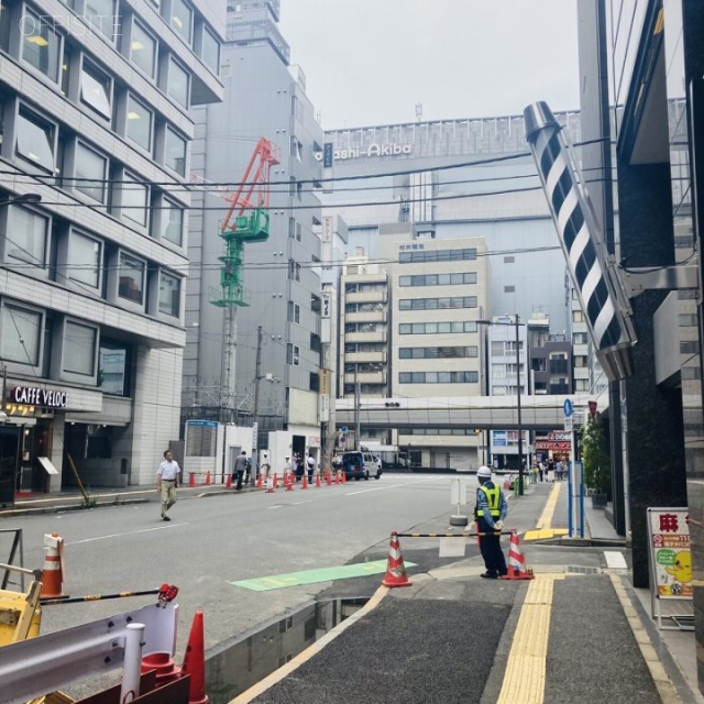 蓼沼(タデヌマ)ビル　ビル前面道路