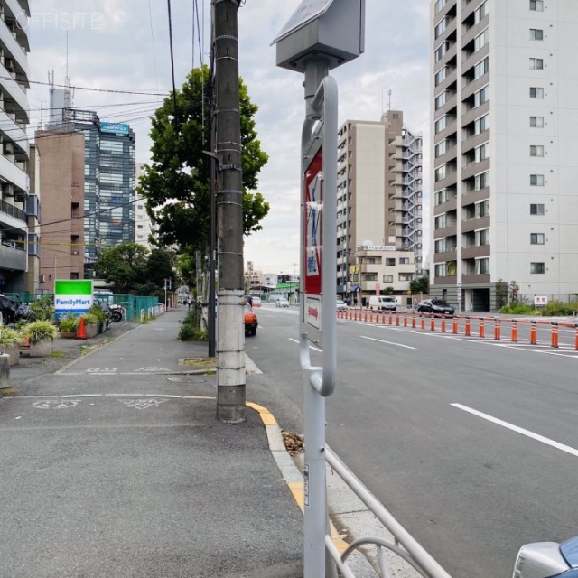 丸吉ビル ビル前面道路