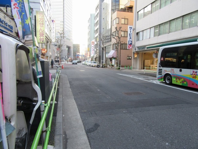 虎ノ門窪田園ビル ビル前面道路