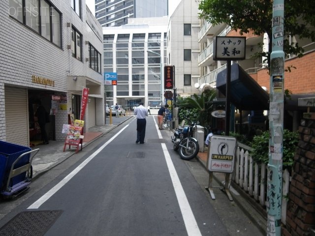 渋谷MNビル ビル前面道路