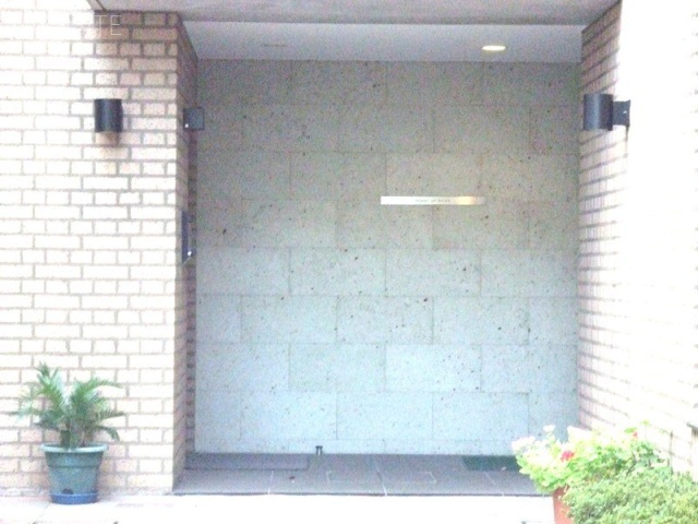 House of KUZEビル 外観