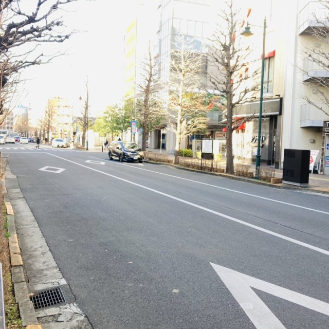 朝日生命三鷹ビル ビル前面道路