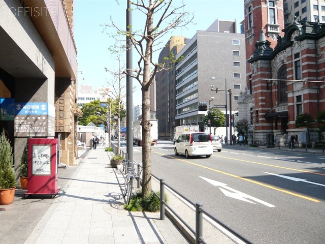 綜通横浜ビル ビル前面道路